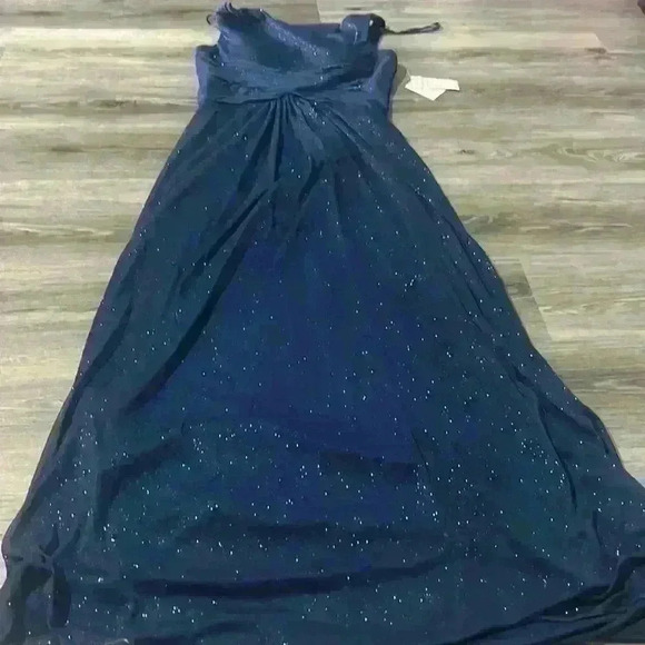 Alex evening gorgeous dress - Picture 1 of 5